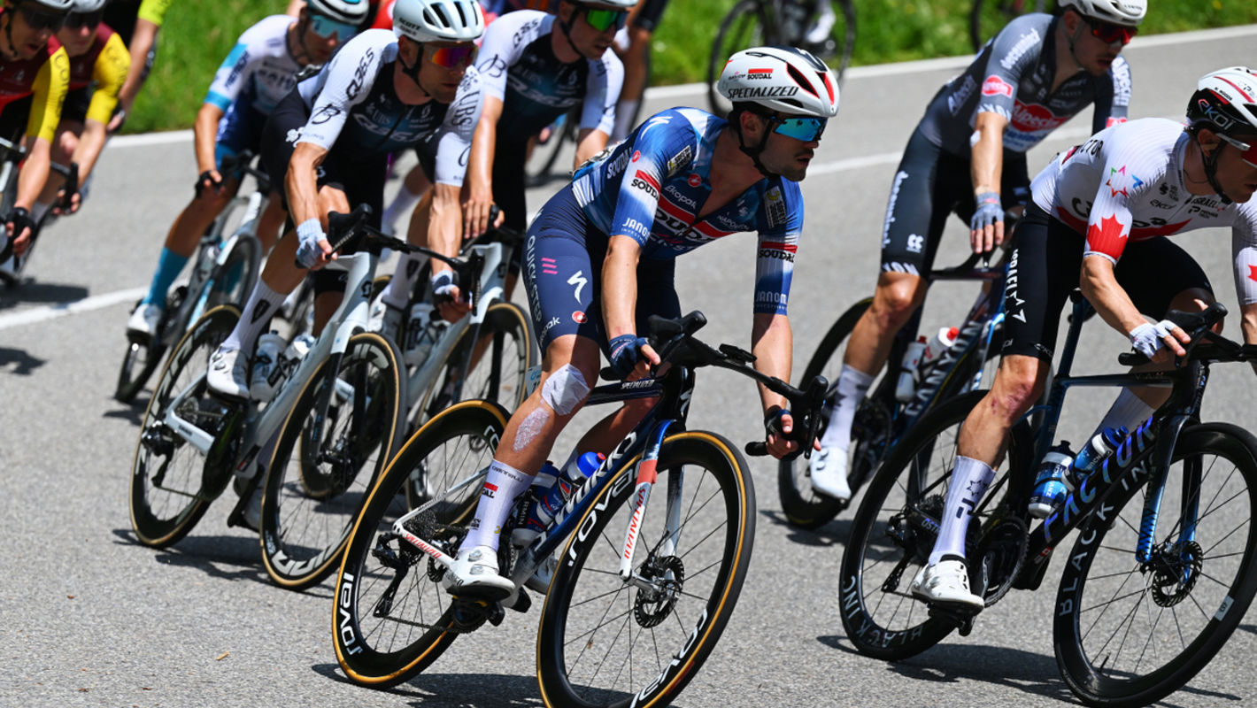 Tour de Suisse peloton enjoys a calm day