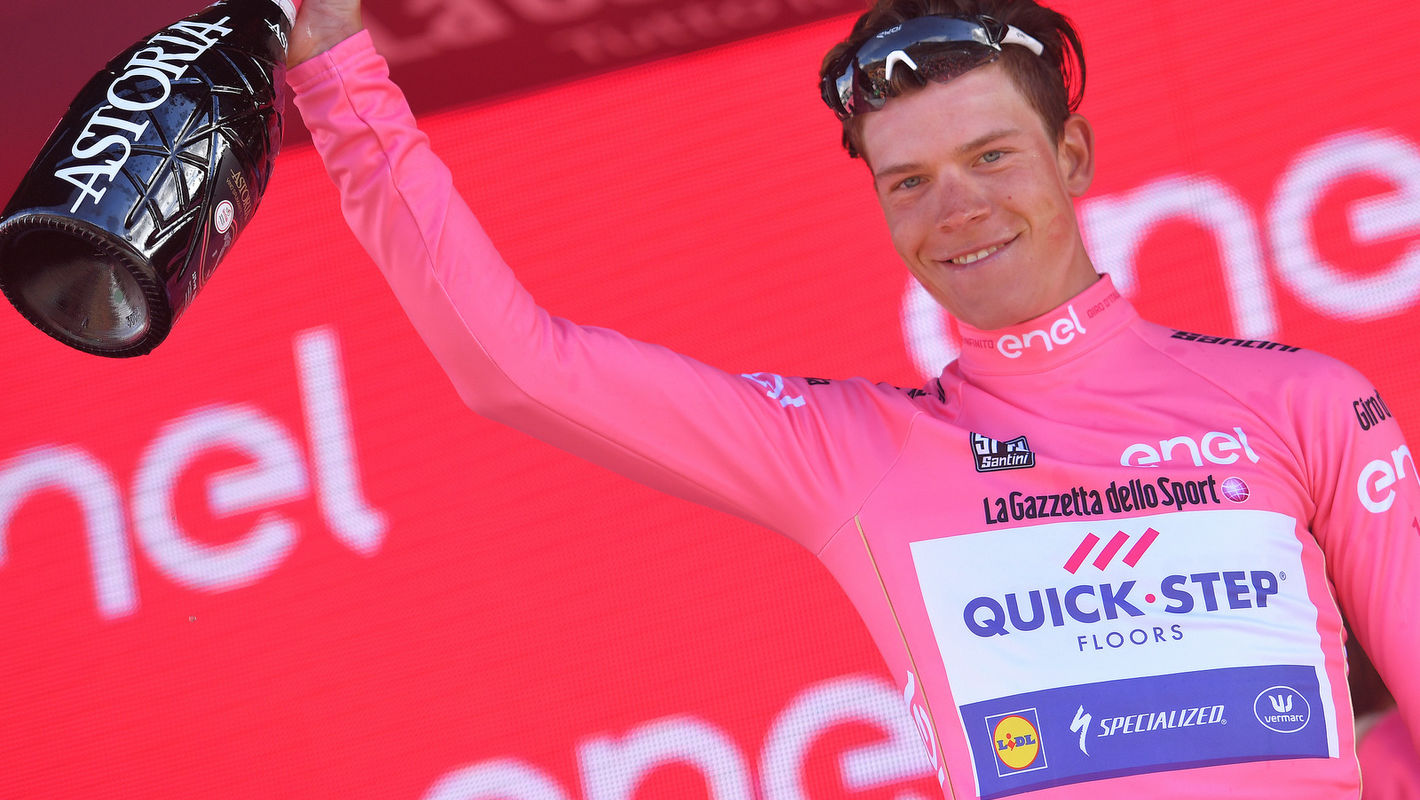 Giro d’Italia: Bob Jungels claims maglia rosa on Mount Etna
