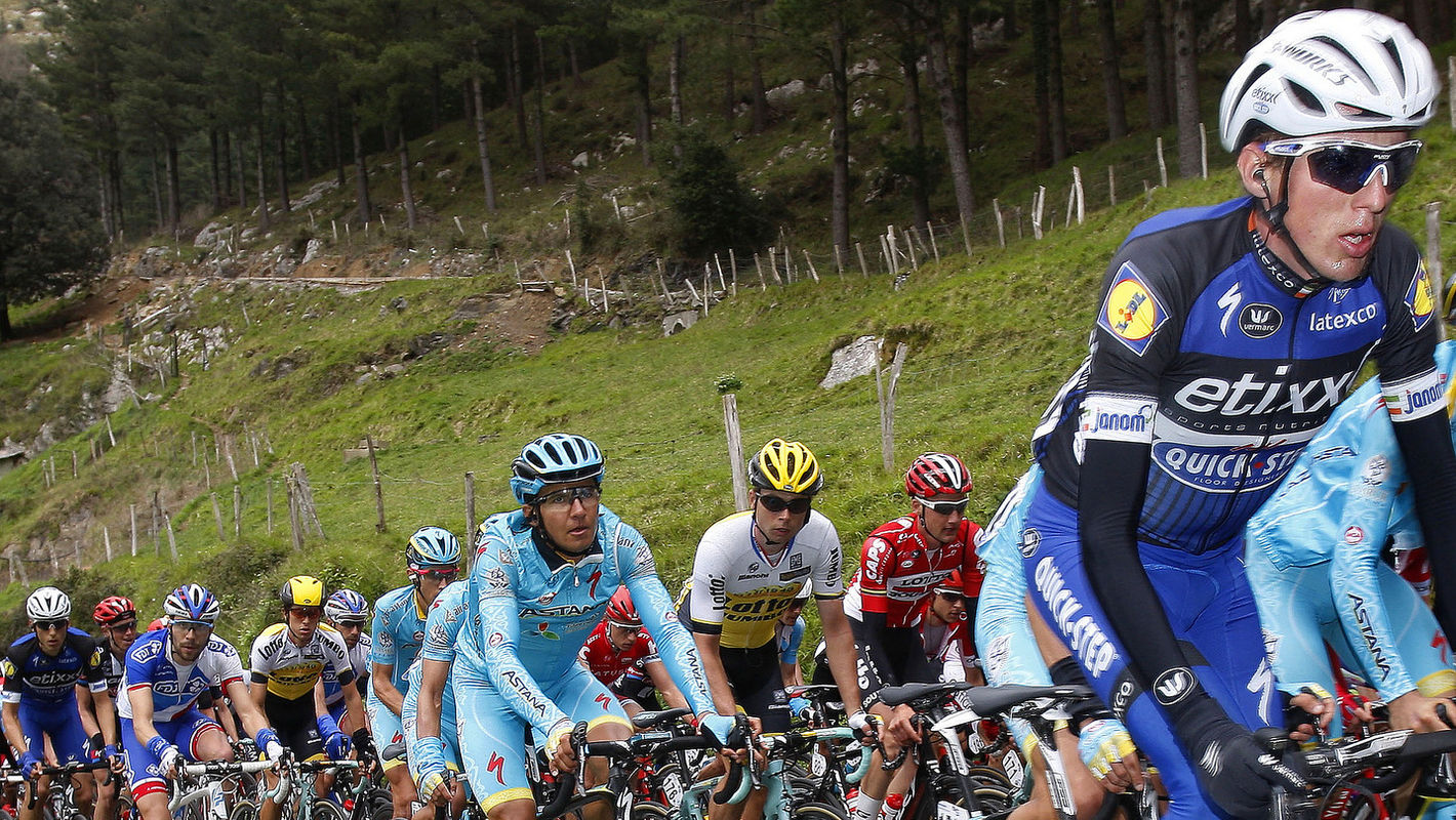 Brutal climb shakes up the GC in Pais Vasco