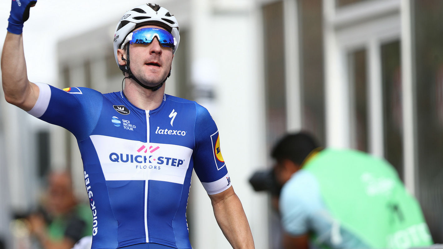 Abu Dhabi Tour: Viviani survives the crosswinds to take fifth win of the season