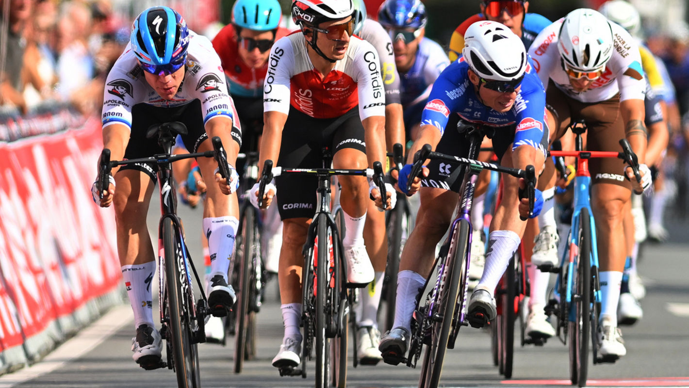 Jakobsen third after Koolskamp photo-finish