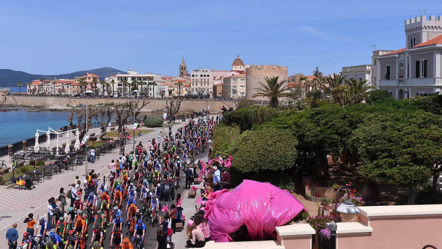 Giro 100 opens with chaotic finale