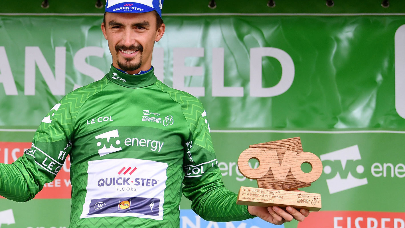 Alaphilippe keeps green on gray day