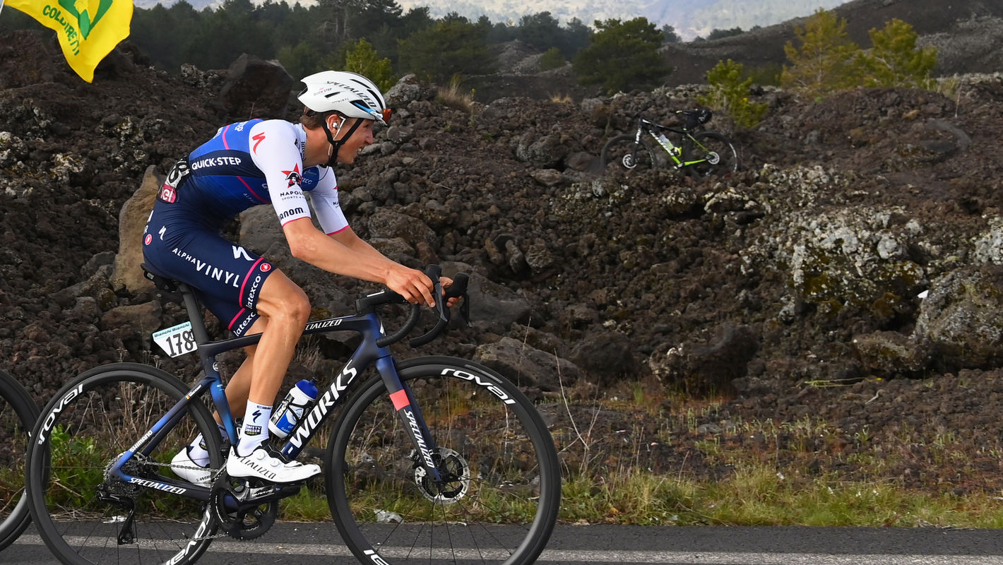 Giro d’Italia: Top drawer ride from Vansevenant on Etna