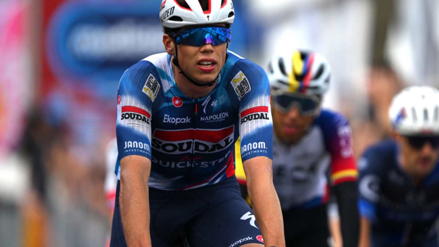 Regen zorgt voor chaos in Giro