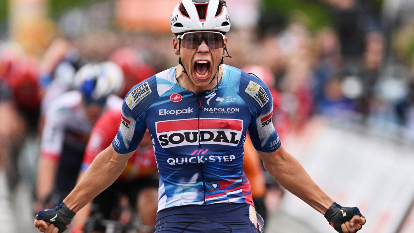 Magnier knalt naar zege