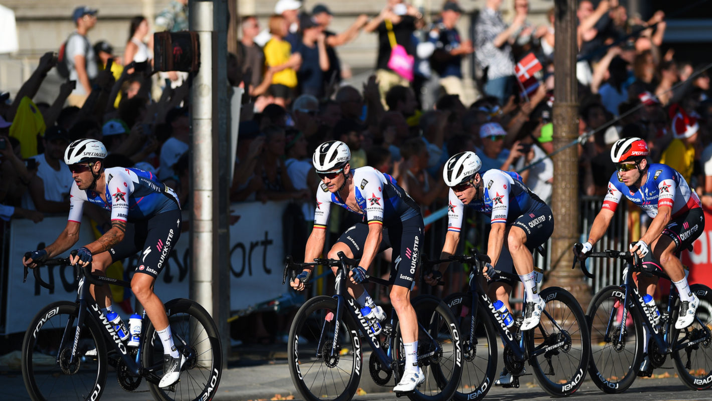 No luck for Jakobsen on final stage of the Tour de France