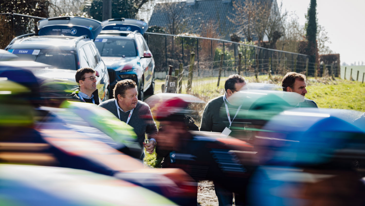 Soudal Quick-Step & AG Insurance – Soudal lanceren veiligheidsvideo “Please Remain Seated”