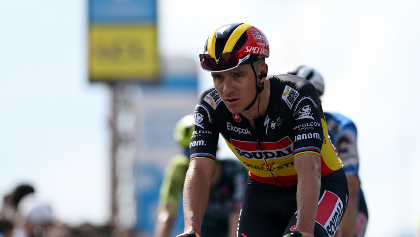 Evenepoel safely navigates another Dauphiné stage