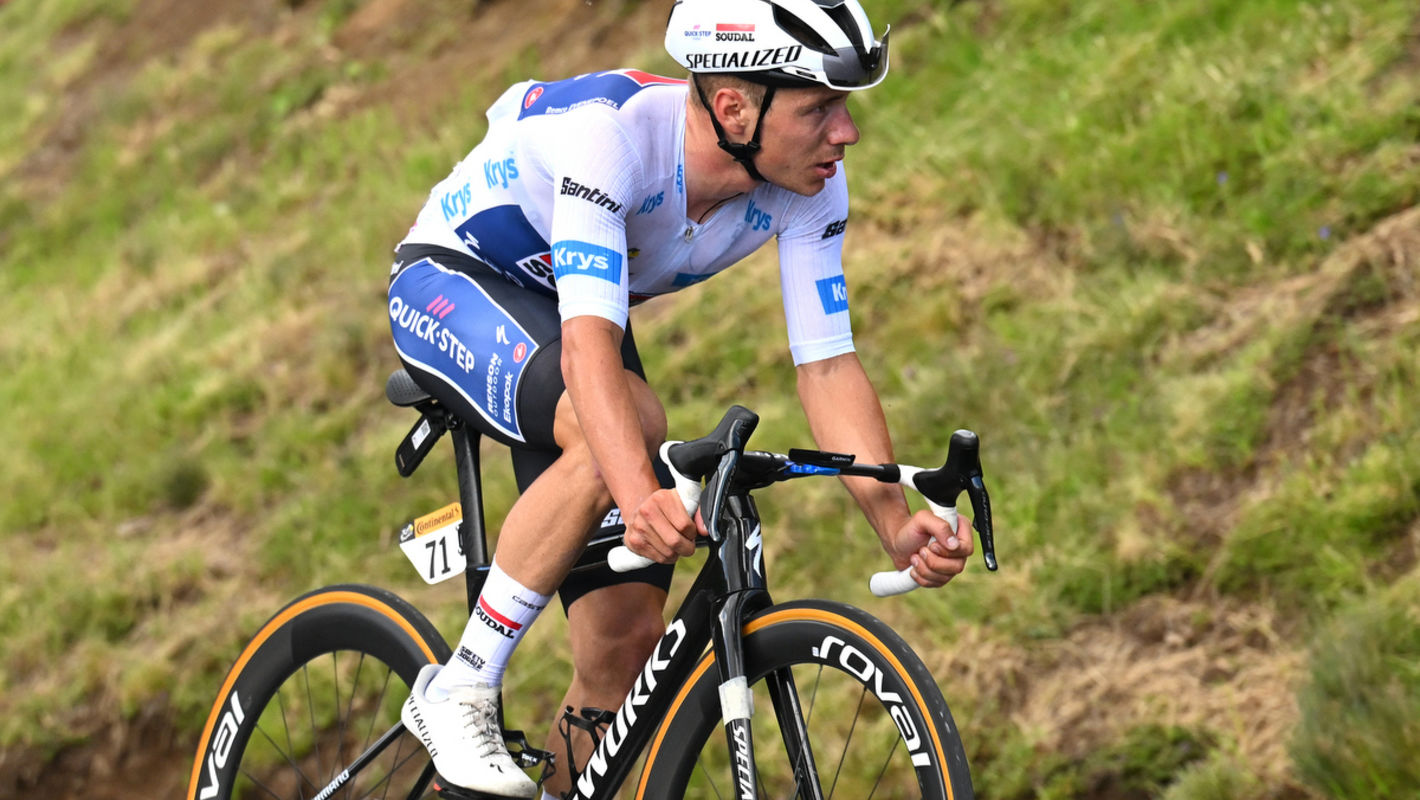 Le Tour: Evenepoel fights tooth and nail in the Massif Central