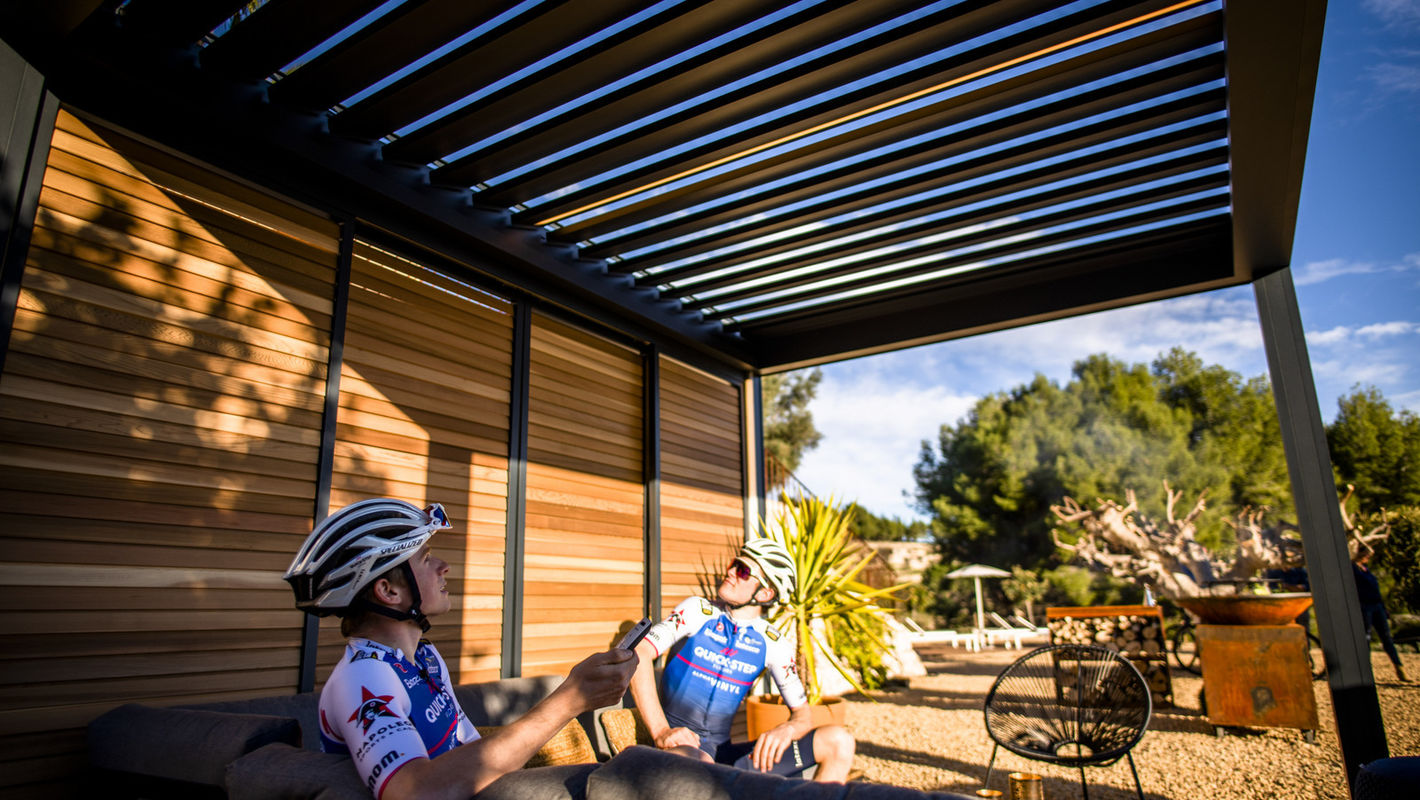 Recharging in comfort during your outdoor cycling break
