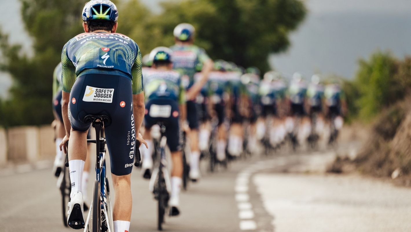 Safety Jogger versterkt samenwerking met Soudal Quick-Step met uitgebreidere zichtbaarheid op tenue 2026