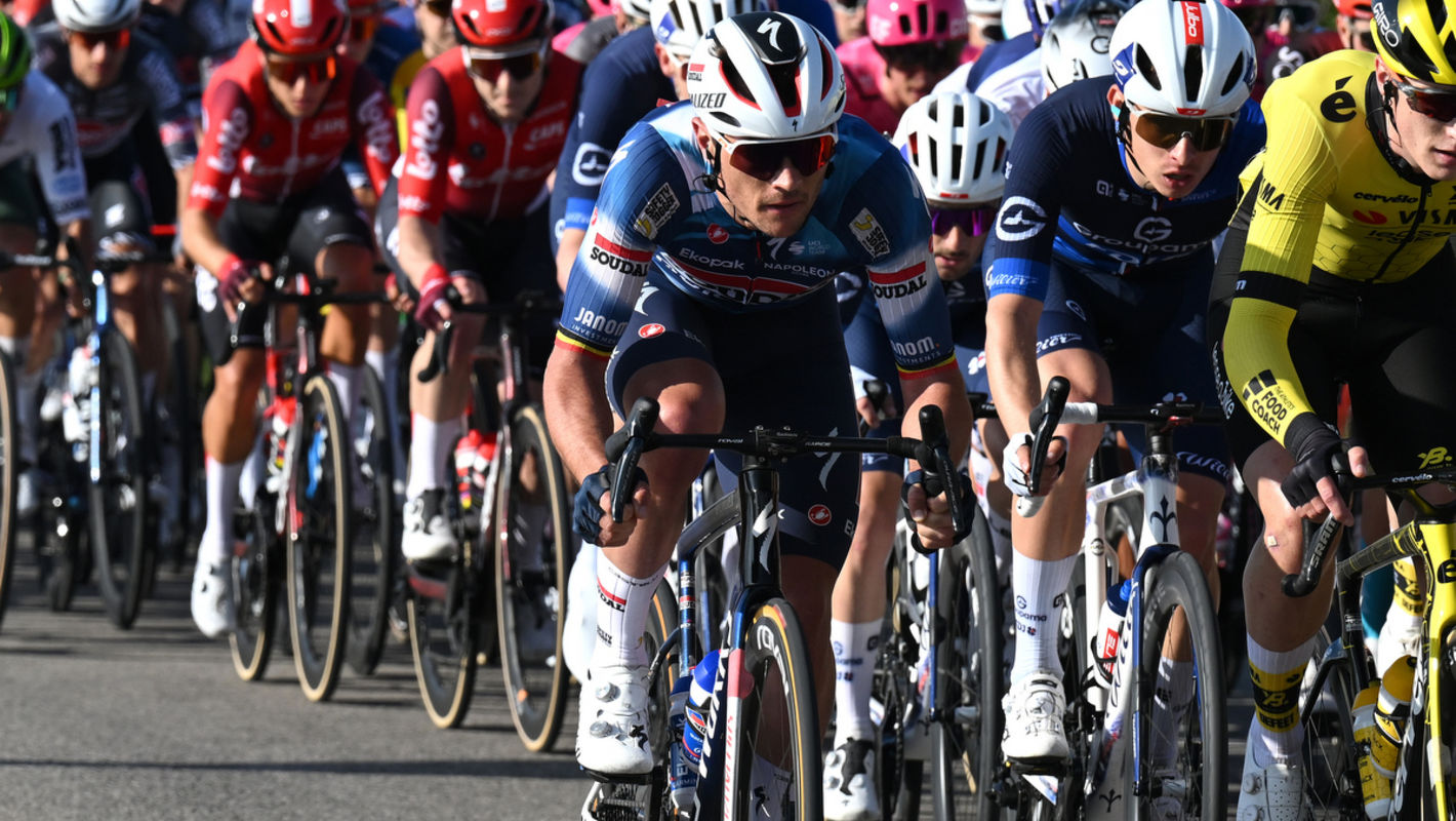 Bunch sprint in Tavira