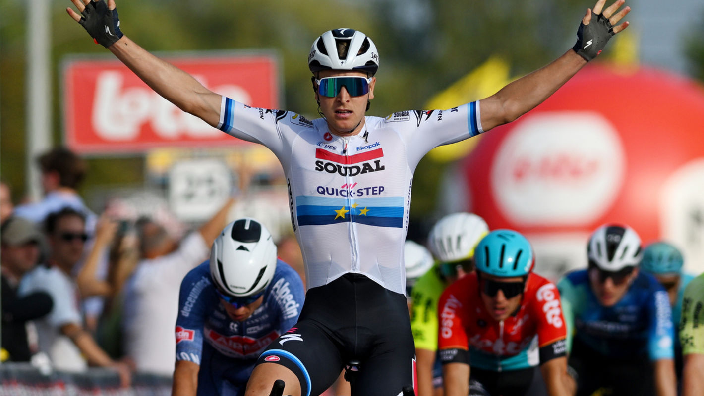 Tim Merlier schittert in eerste koers als Europees kampioen