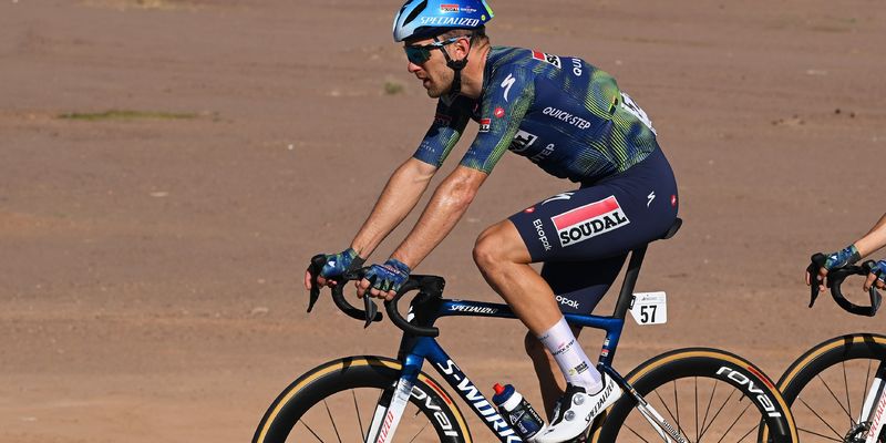 Another mass gallop at the UAE Tour