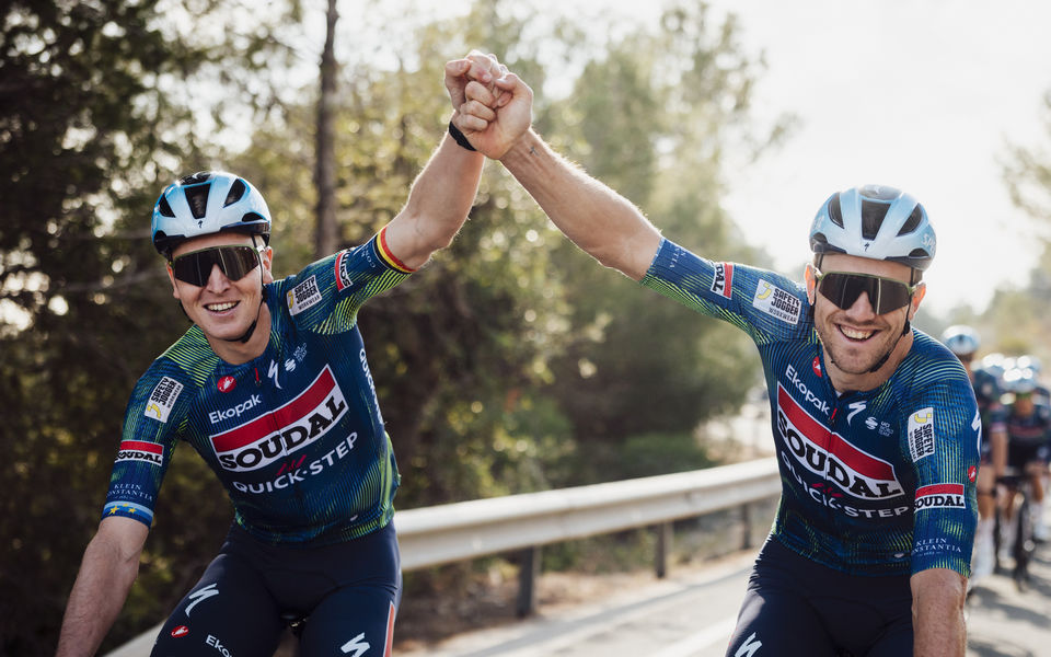 Soudal Quick-Step presenteert tenue 2026 met verbeterde zichtbaarheid