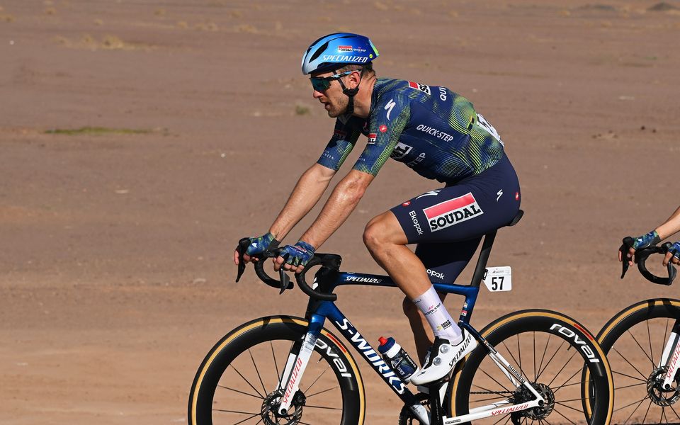 Another mass gallop at the UAE Tour