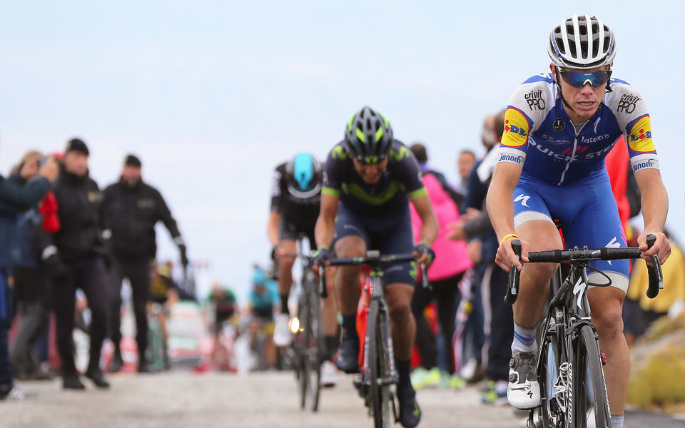 Vuelta a España: De La Cruz holds onto fourth overall after hectic final