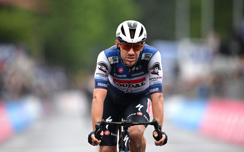 Il Giro: Ballerini laat zien dat Wolfpack nooit opgeeft