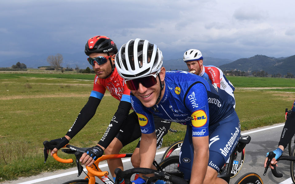 Tirreno-Adriatico: Ballerini sprints to top 3 finish in Gualdo Tadino