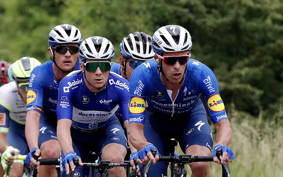 Evenepoel verdedigt leiderstrui met succes