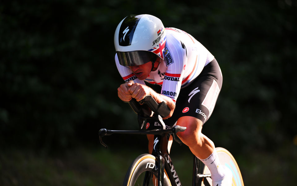 Hayter vliegt naar zege in Luxemburgse tijdrit