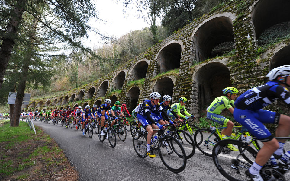 Volta a Catalunya opens with bunch gallop