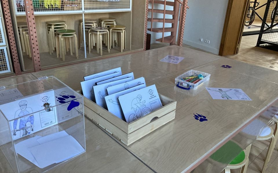 Drawing the Wolfpack at the Koers Museum