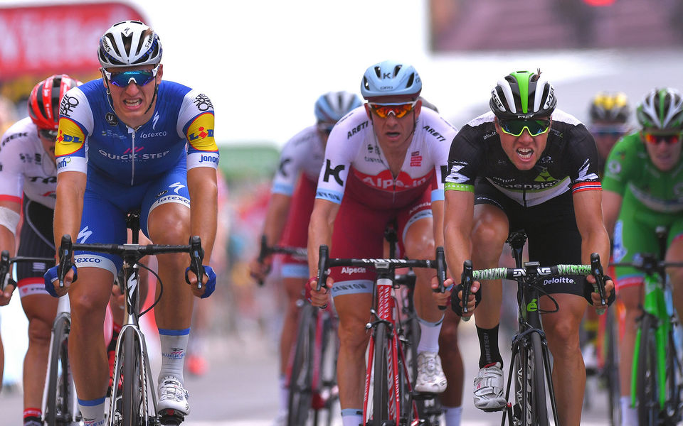 Tour de France hat-trick moves Kittel into green jersey