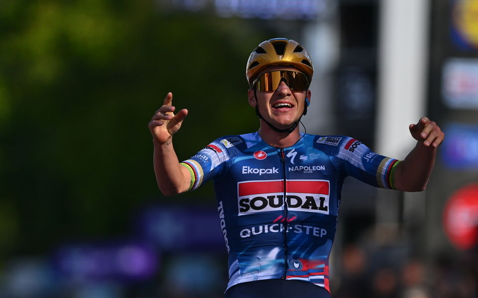 Remco Evenepoel wins Brabantse Pijl