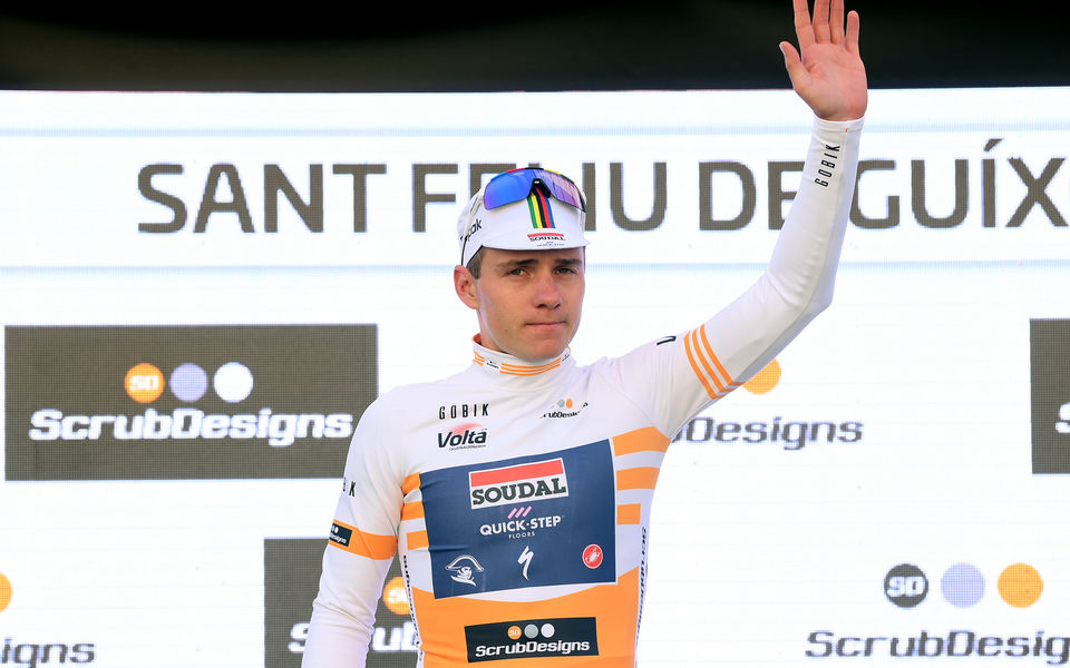 Remco Evenepoel tweede in openingsrit Volta Catalunya