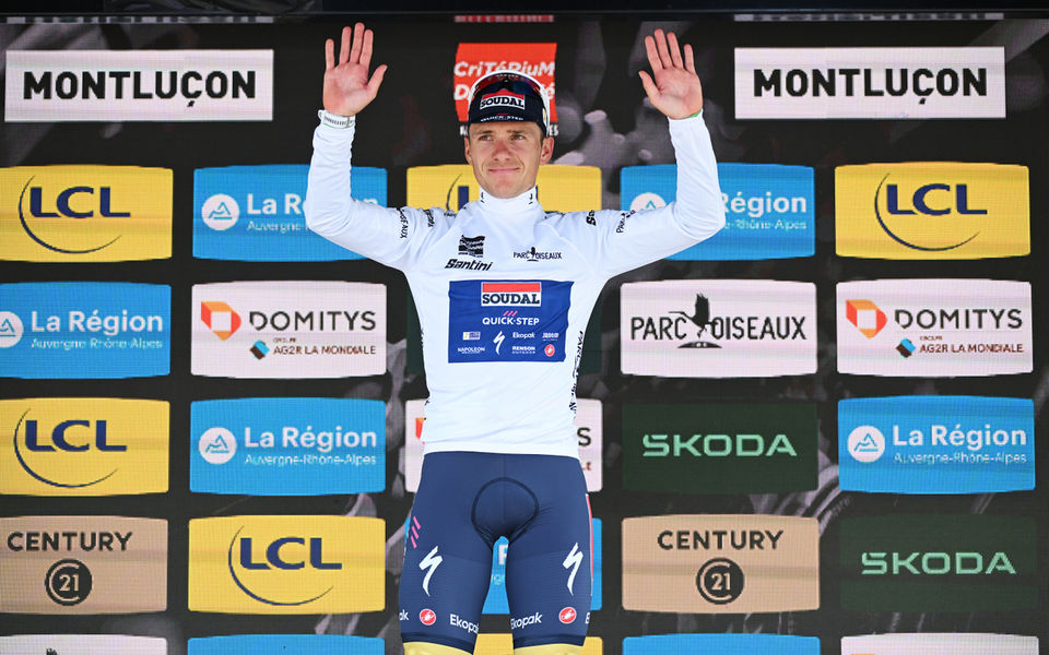 Evenepoel in white at the Dauphiné