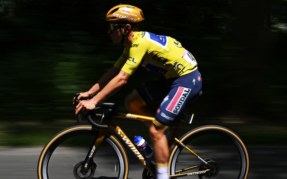 Critérium du Dauphiné: Evenepoel keeps yellow