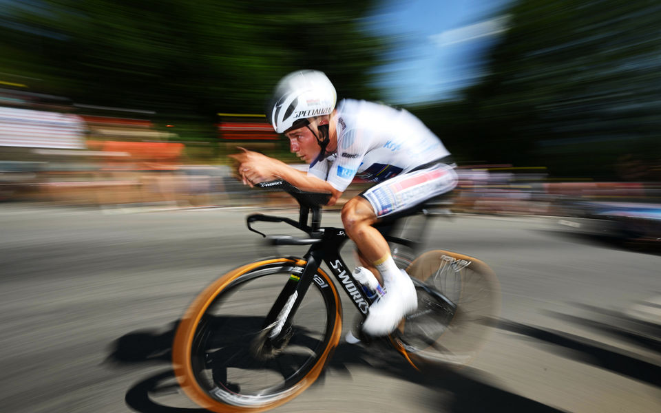 Le Tour: Remco keeps white after Peyragudes