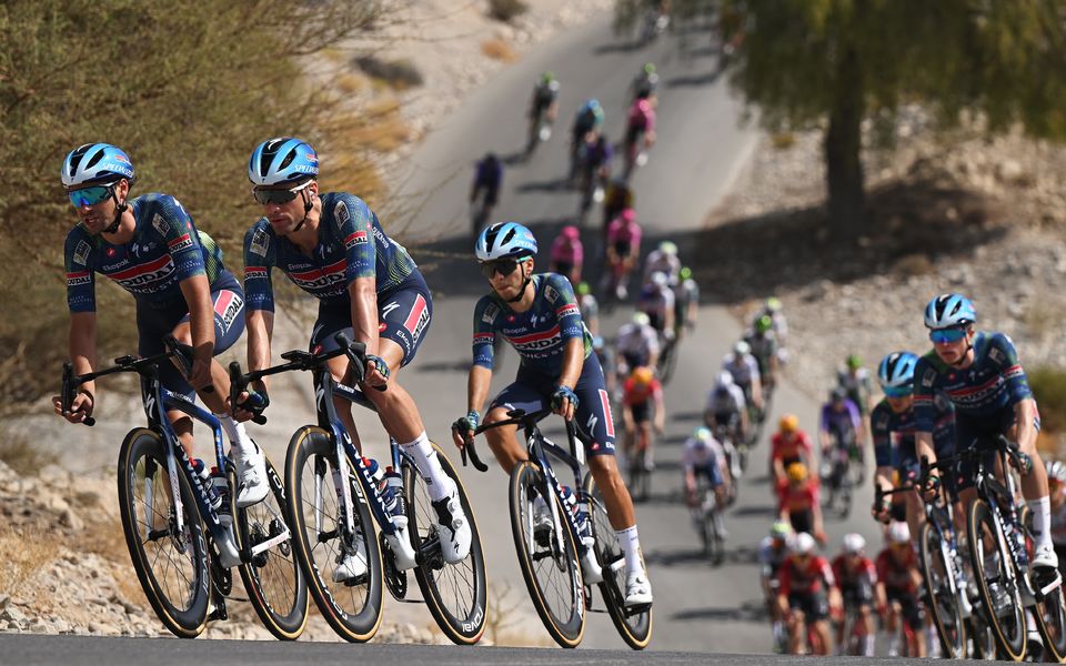 Oman opening day concludes in bunch sprint