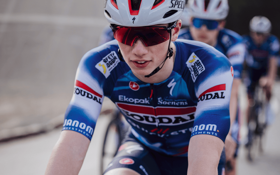 Thibaut Van Damme wint in Denderwindeke