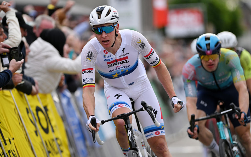 Tim Merlier wins Omloop van het Houtland