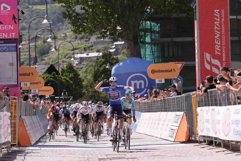 Paul Magnier sprint naar ritzege in GiroNextGen