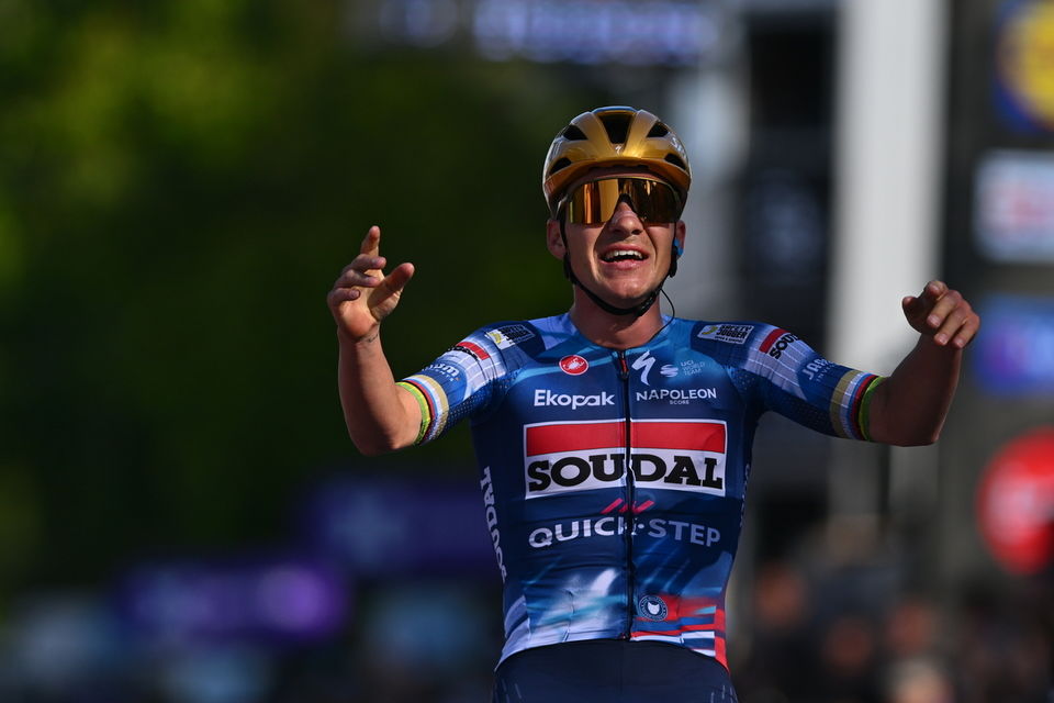 Remco Evenepoel wint Brabantse Pijl