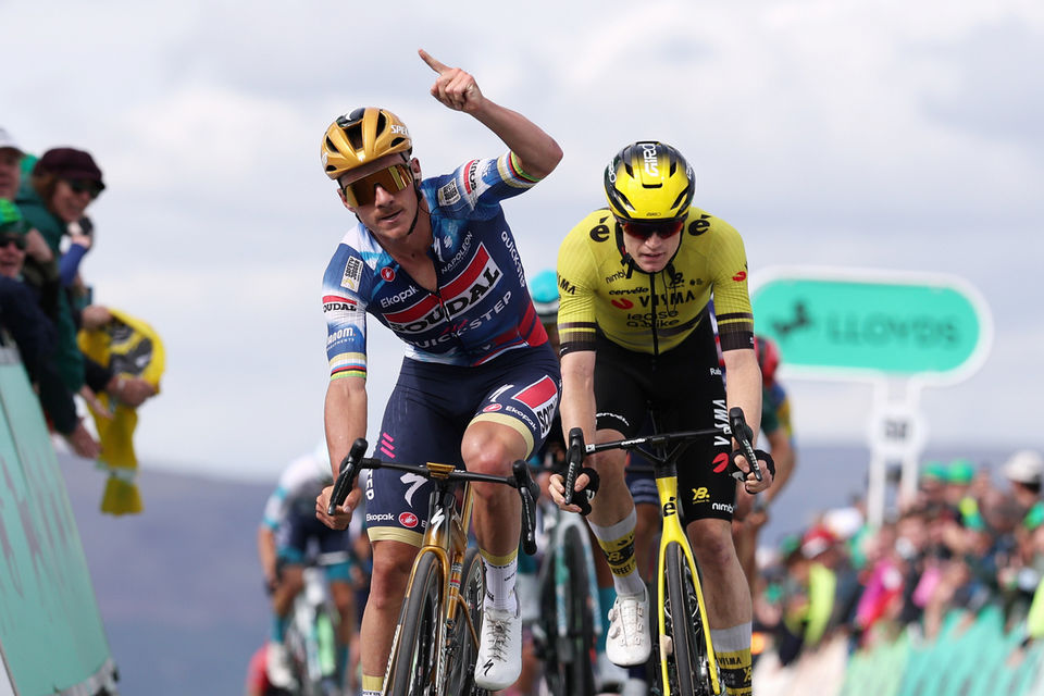 Evenepoel zegeviert in koniginnenrit Tour of Britain
