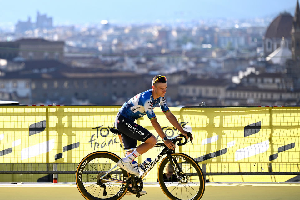 Evenepoel top ten on opening stage of the Tour de France