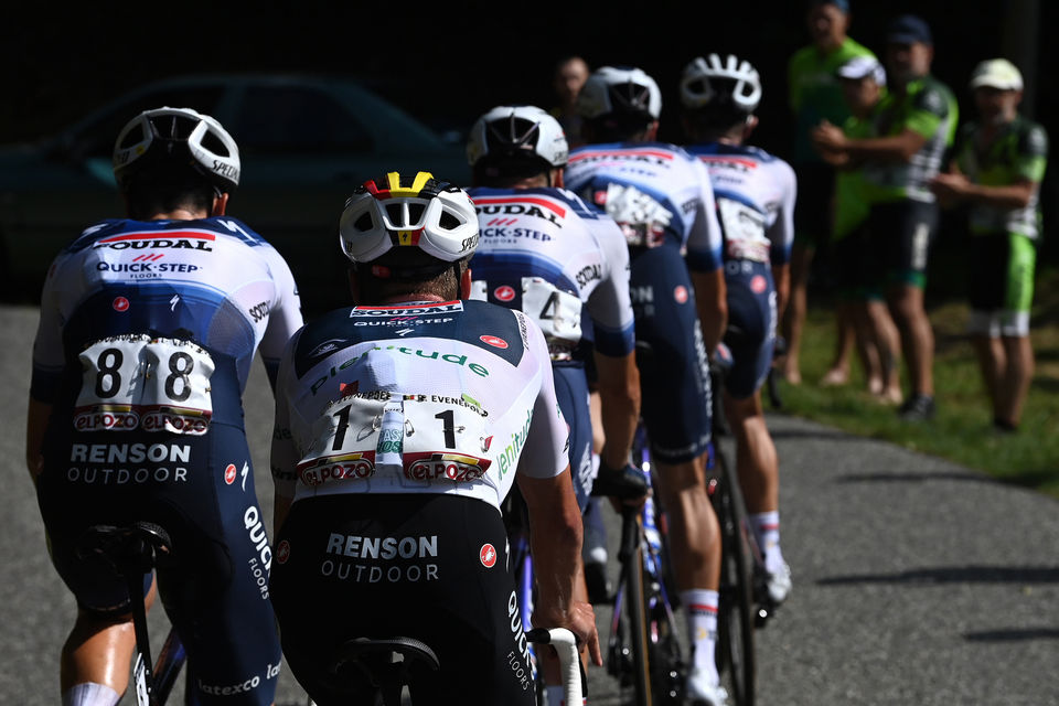 Vuelta a España: Evenepoel vecht door