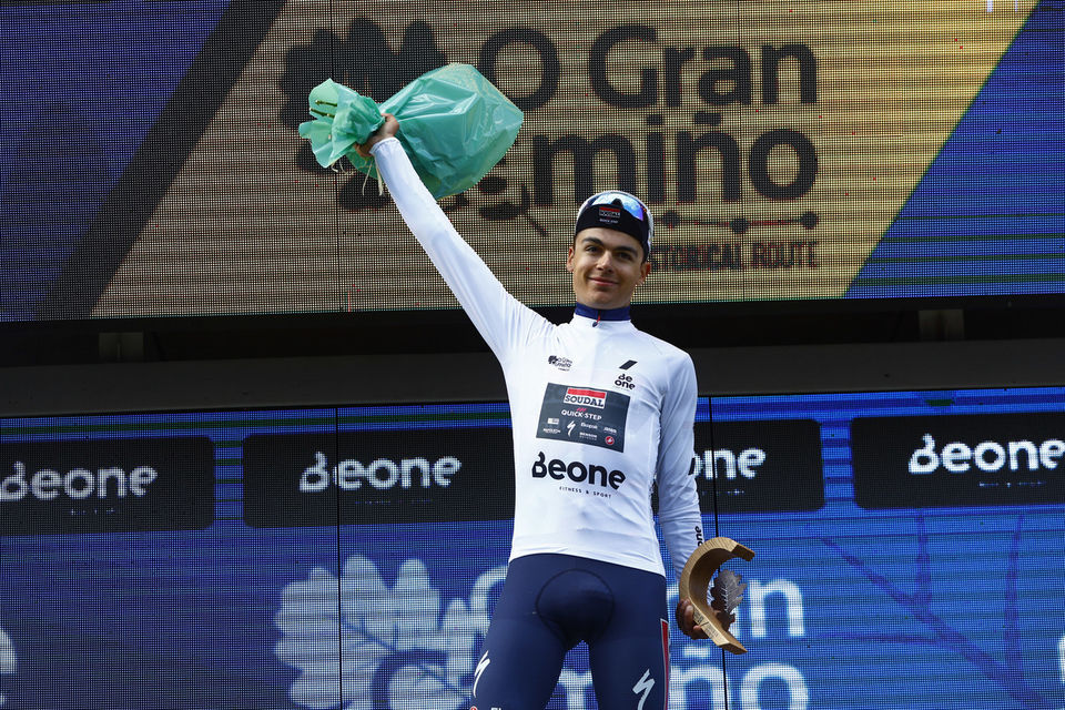 Viktor Soenens pakt jongerentrui in Galicia