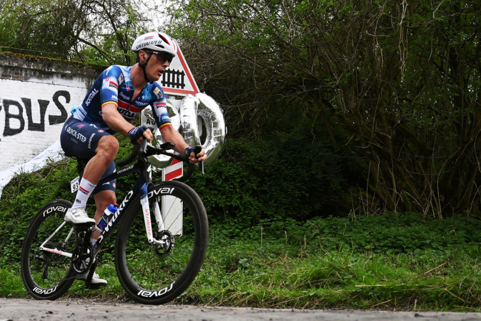 Lampaert our first rider home in Paris-Roubaix