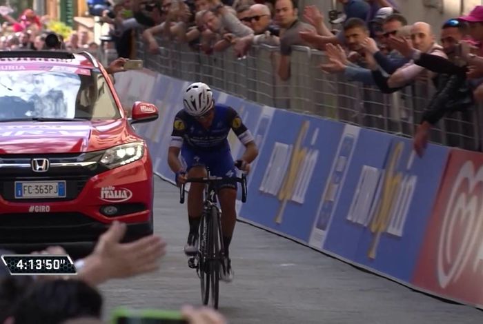 BRilliant Brambilla solos to maglia rosa